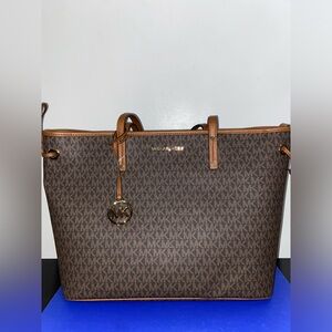 Brand New Michael Kors Jet Set Travel Large Top-Zip Drawstring Tote Bag